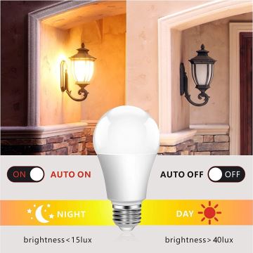 Φωτιστικό LED με αισθητήρα λυκόφωτος ECOLINE A60 E27/9W/230V 3000K - Brilagi